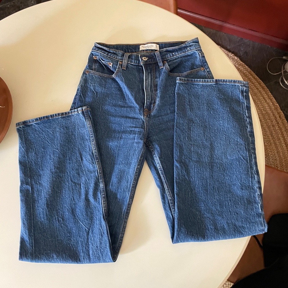 Abercrombie High Rise 90s Relaxed Jeans - Size 26